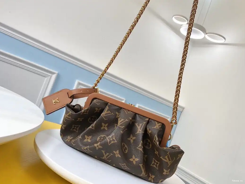 Affordable VUITTON BOURSICOT EW LOUIS 0622